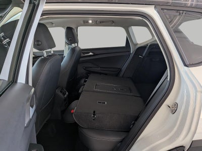 2026 Volkswagen Taos SE Black 4MOTION
