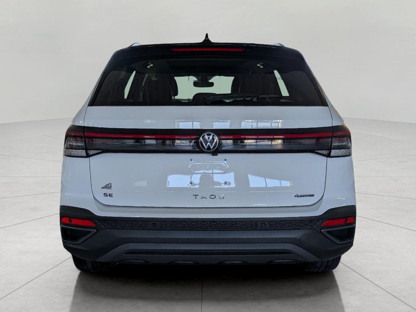 2026 Volkswagen Taos SE Black 4MOTION