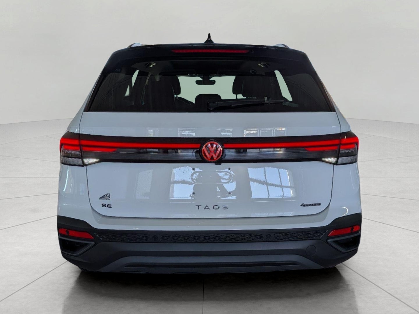 2026 Volkswagen Taos SE Black 4MOTION