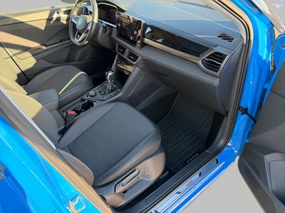 2025 Volkswagen Taos SE Black 4MOTION