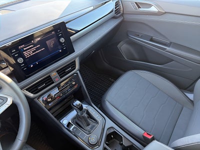 2025 Volkswagen Taos SE Black 4MOTION