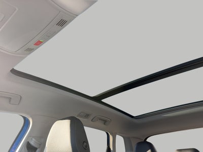 2025 Volkswagen Taos SE Black 4MOTION