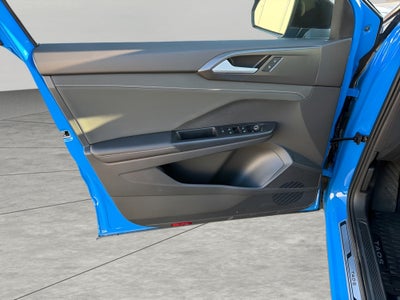 2025 Volkswagen Taos SE Black 4MOTION