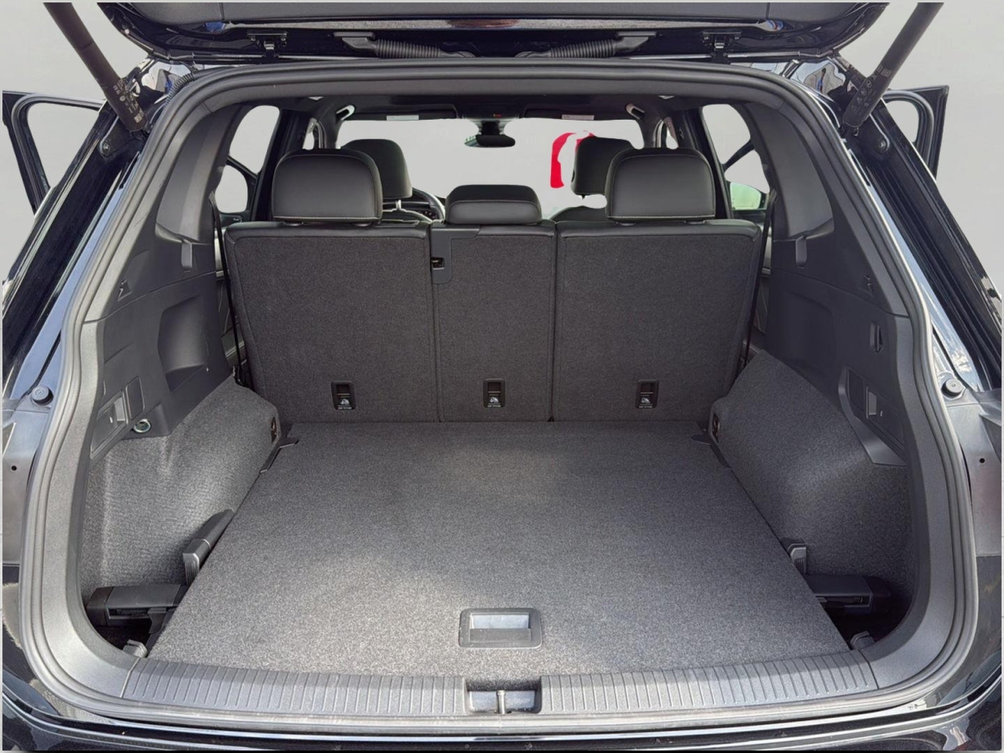 2024 Volkswagen Tiguan 2.0T SEL R-Line 4MOTION