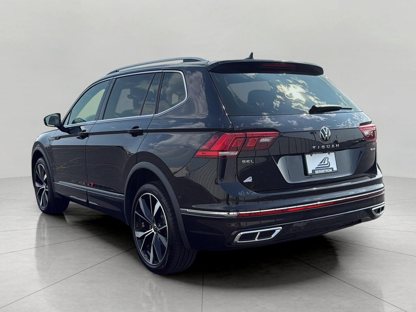 2024 Volkswagen Tiguan 2.0T SEL R-Line 4MOTION