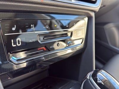 2027 Volkswagen Taos SEL 4MOTION