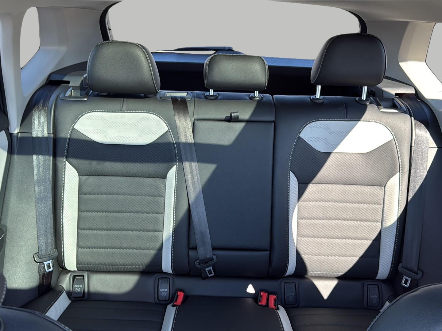 2027 Volkswagen Taos SEL 4MOTION