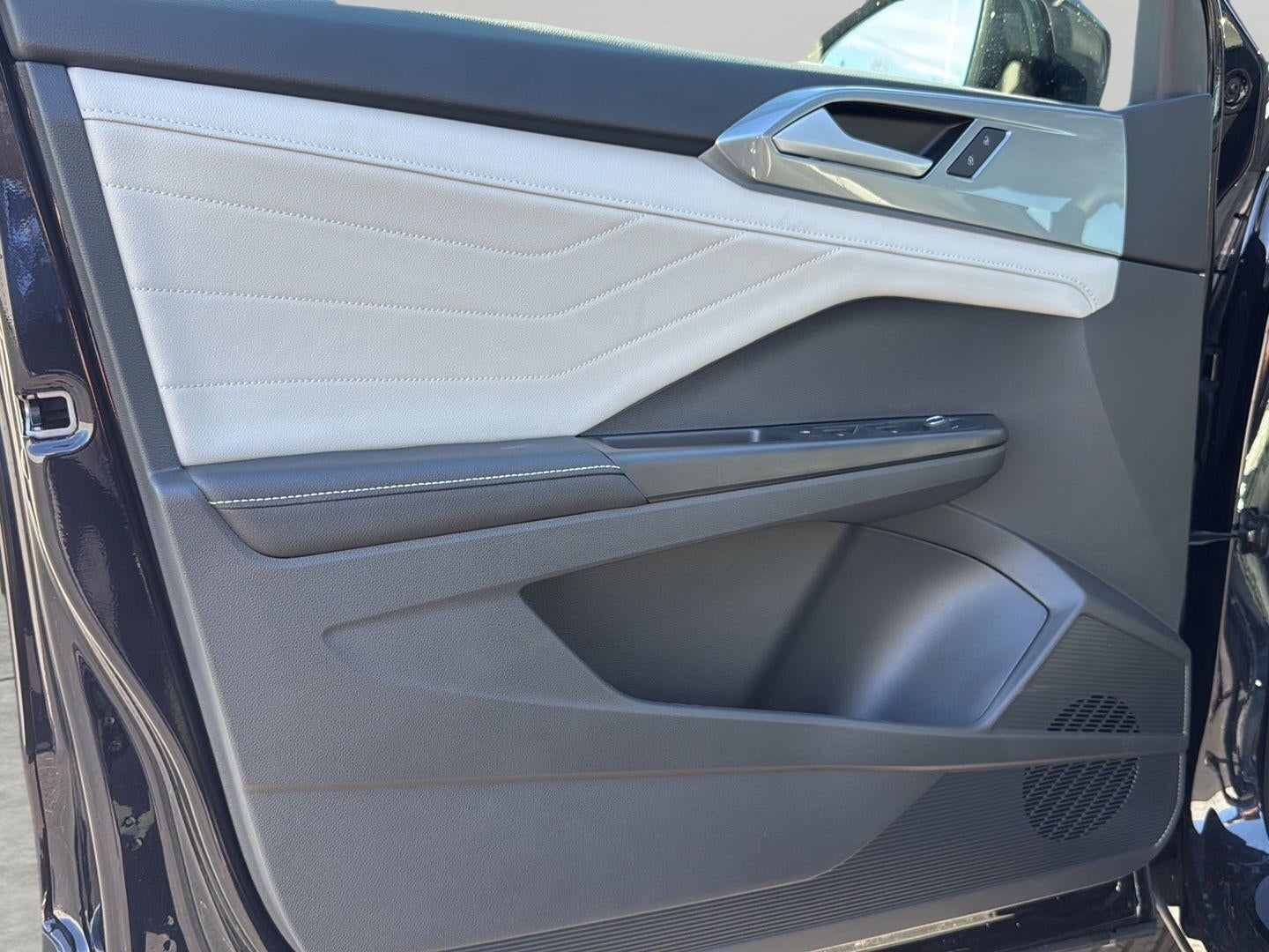 2027 Volkswagen Taos SEL 4MOTION