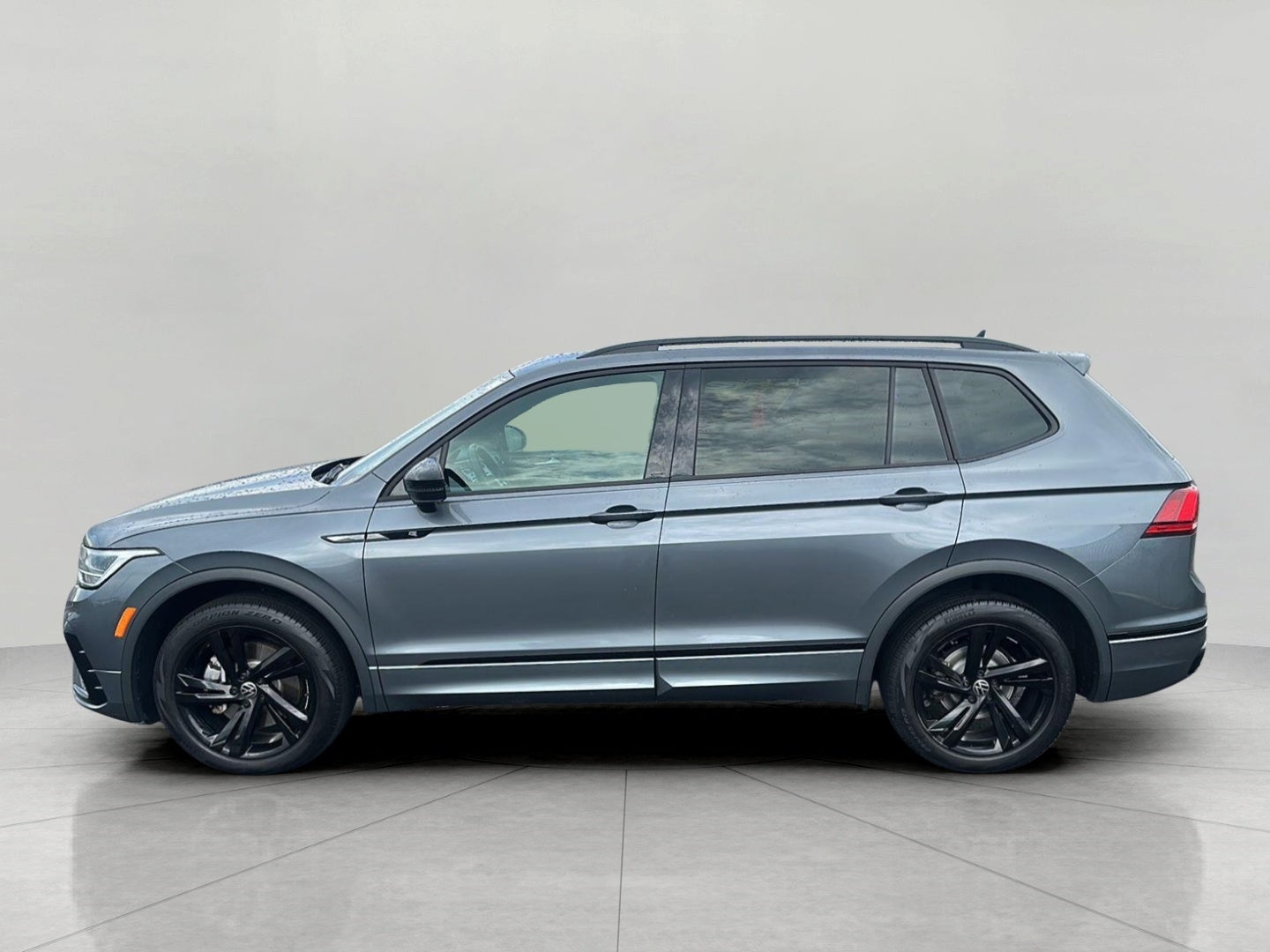 2023 Volkswagen Tiguan 2.0T SE R-Line Black 4MOTION