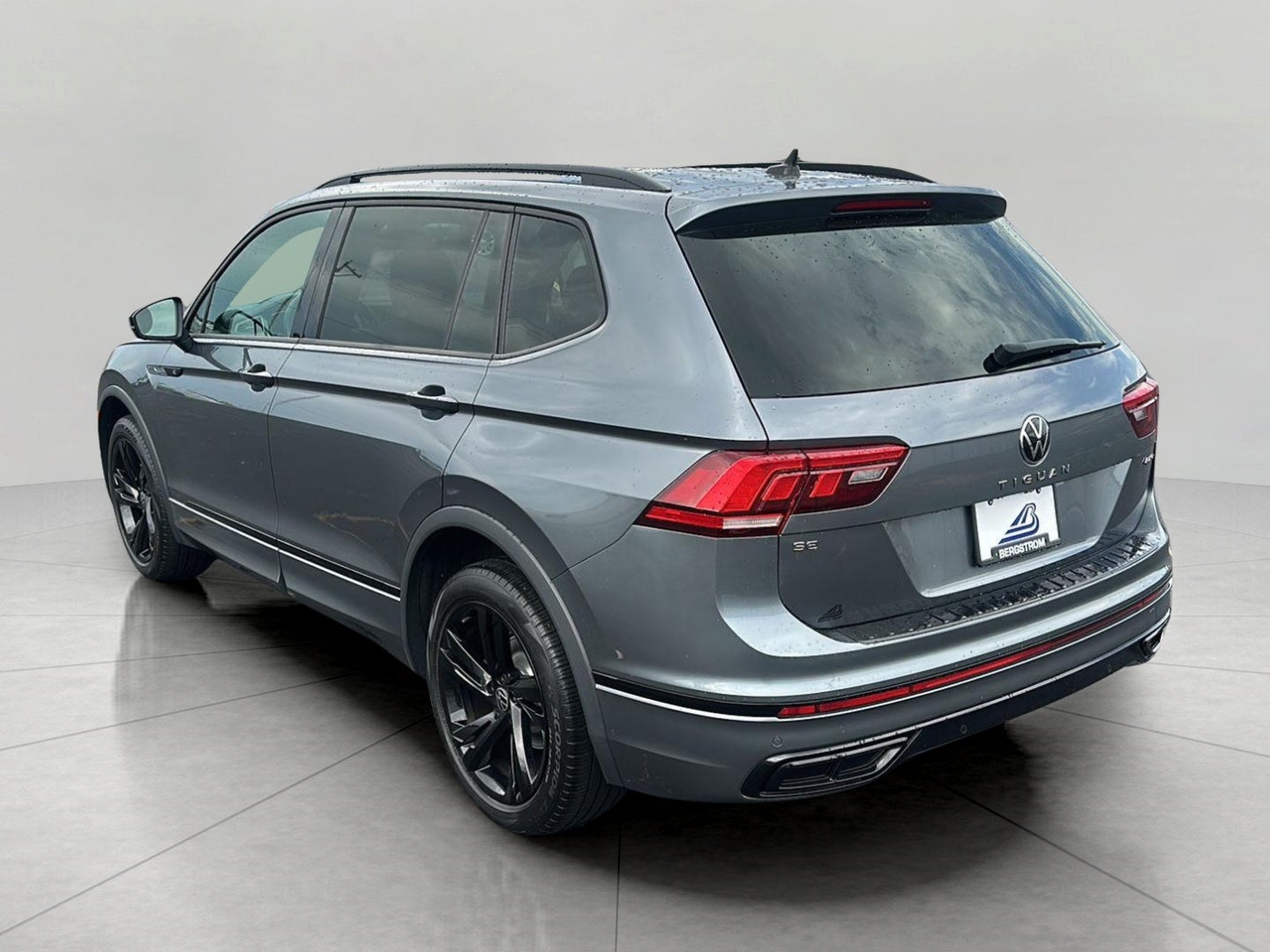 2023 Volkswagen Tiguan 2.0T SE R-Line Black 4MOTION