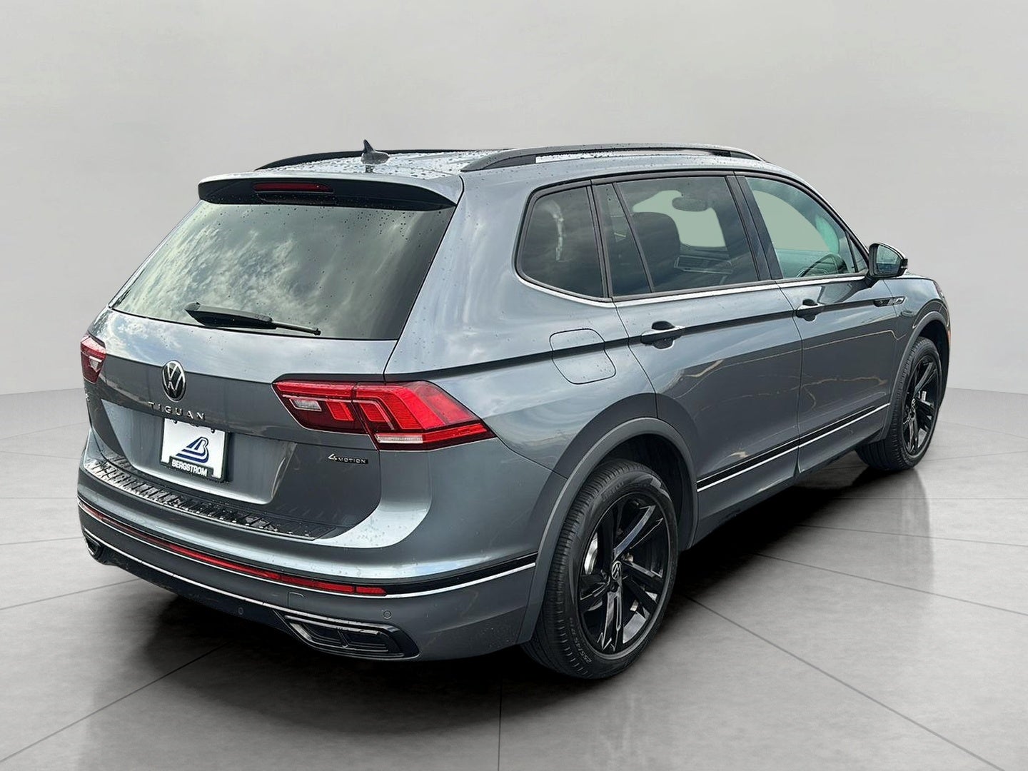 2023 Volkswagen Tiguan 2.0T SE R-Line Black 4MOTION