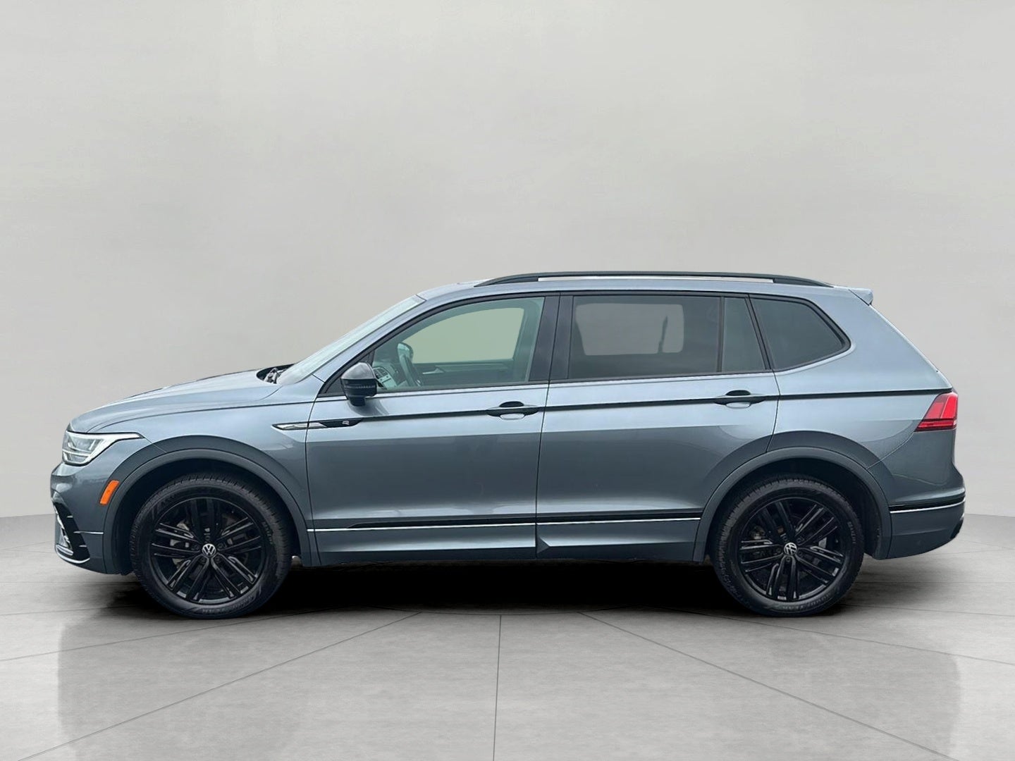 2022 Volkswagen Tiguan 2.0T SE R-Line Black 4MOTION