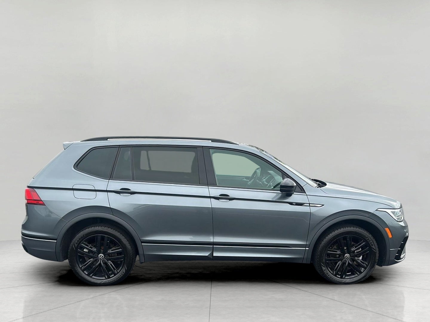 2022 Volkswagen Tiguan 2.0T SE R-Line Black 4MOTION