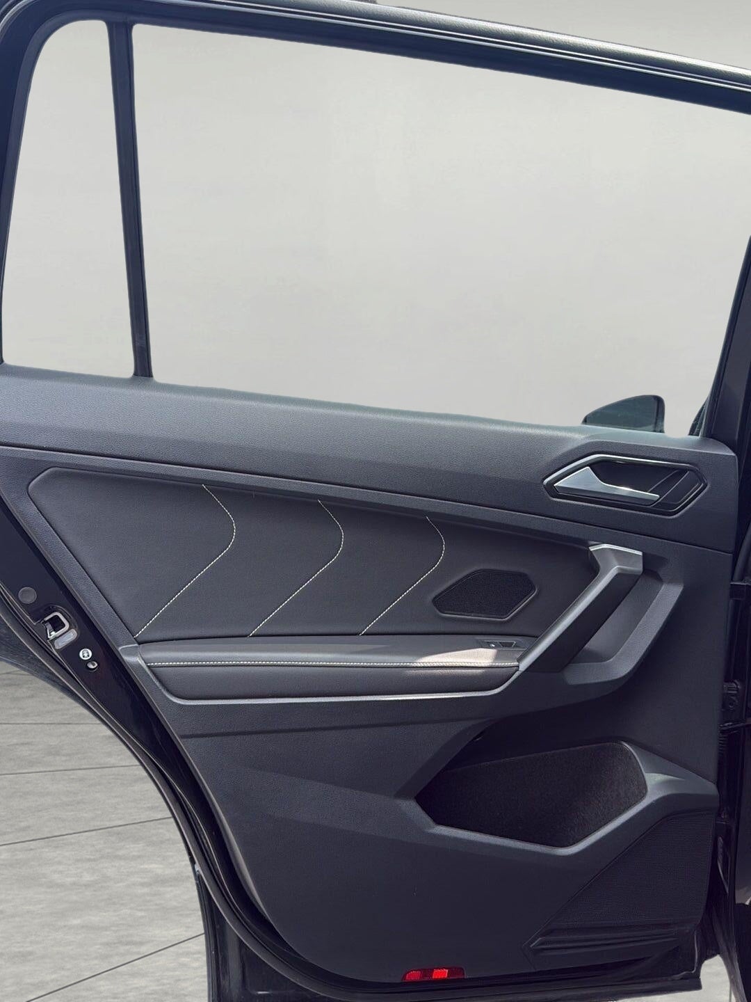 2024 Volkswagen Tiguan 2.0T SE R-Line Black 4MOTION