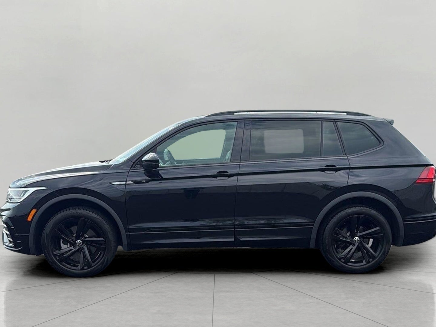 2024 Volkswagen Tiguan 2.0T SE R-Line Black 4MOTION