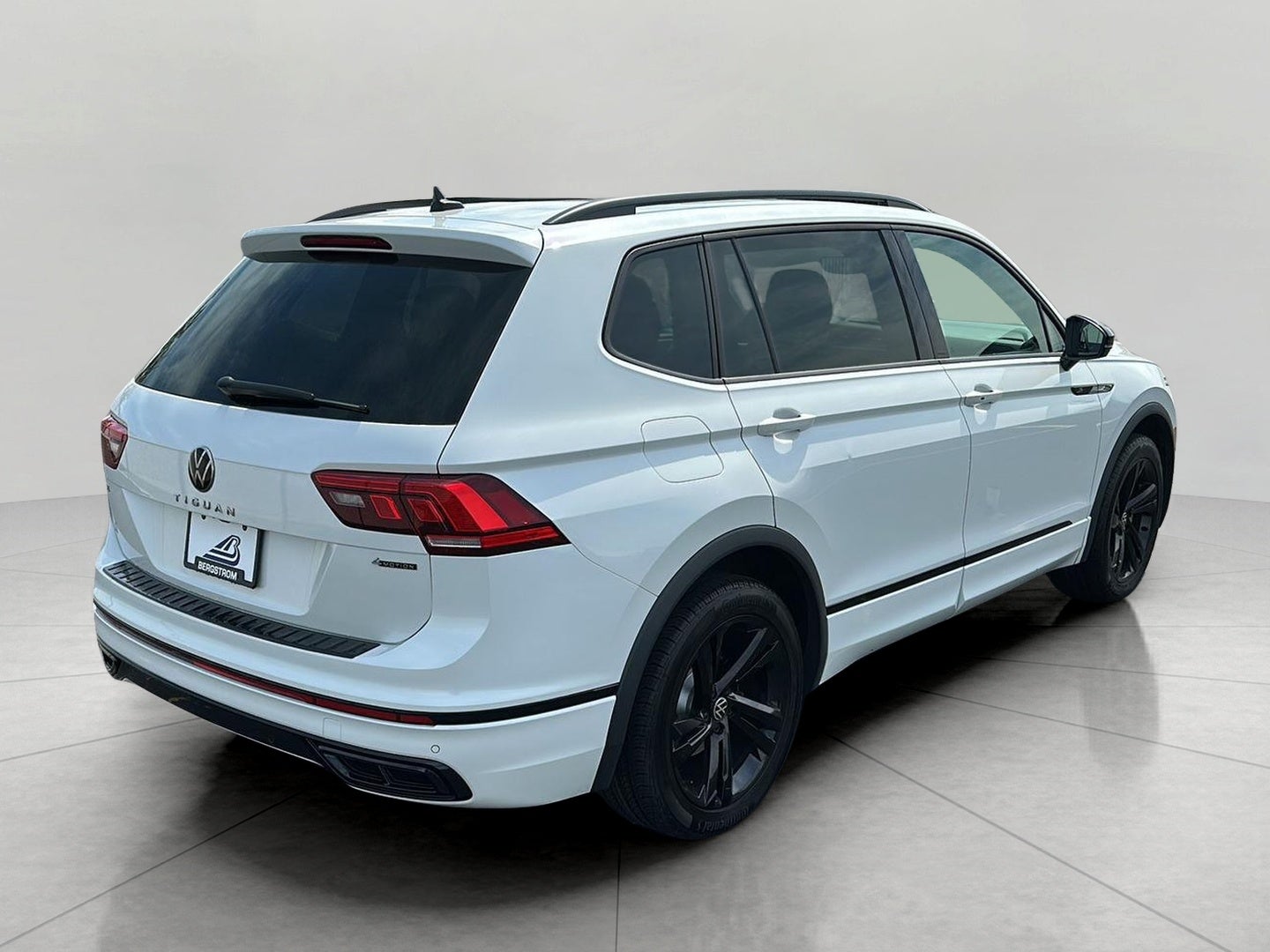 2023 Volkswagen Tiguan 2.0T SE R-Line Black 4MOTION