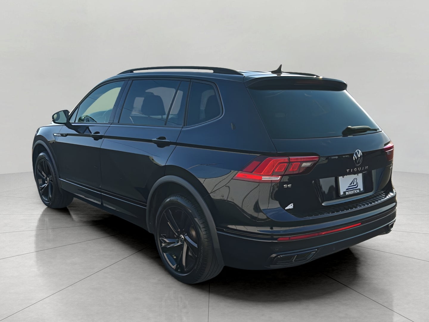 2024 Volkswagen Tiguan 2.0T SE R-Line Black 4MOTION