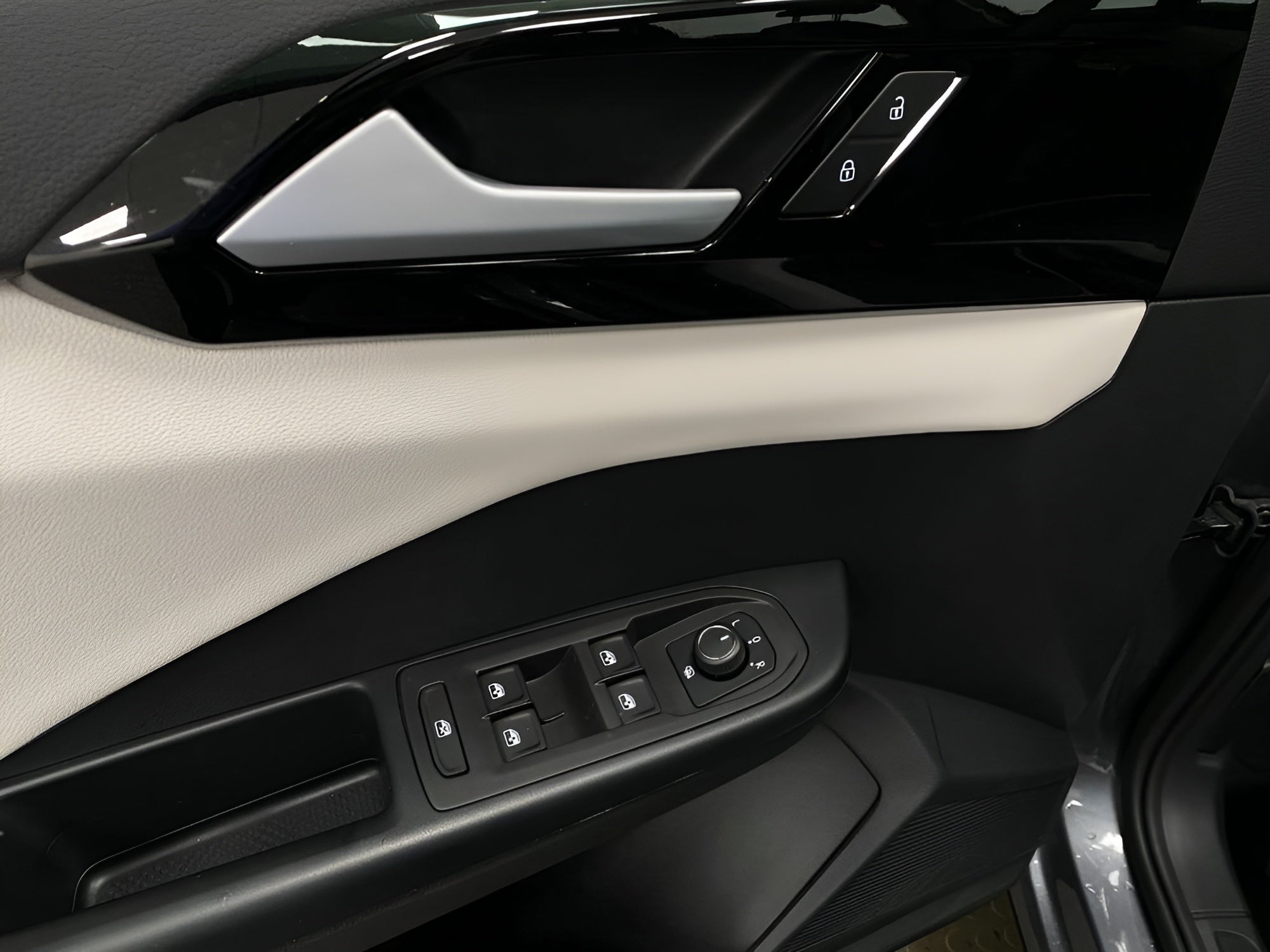 2026 Volkswagen Taos S 4MOTION