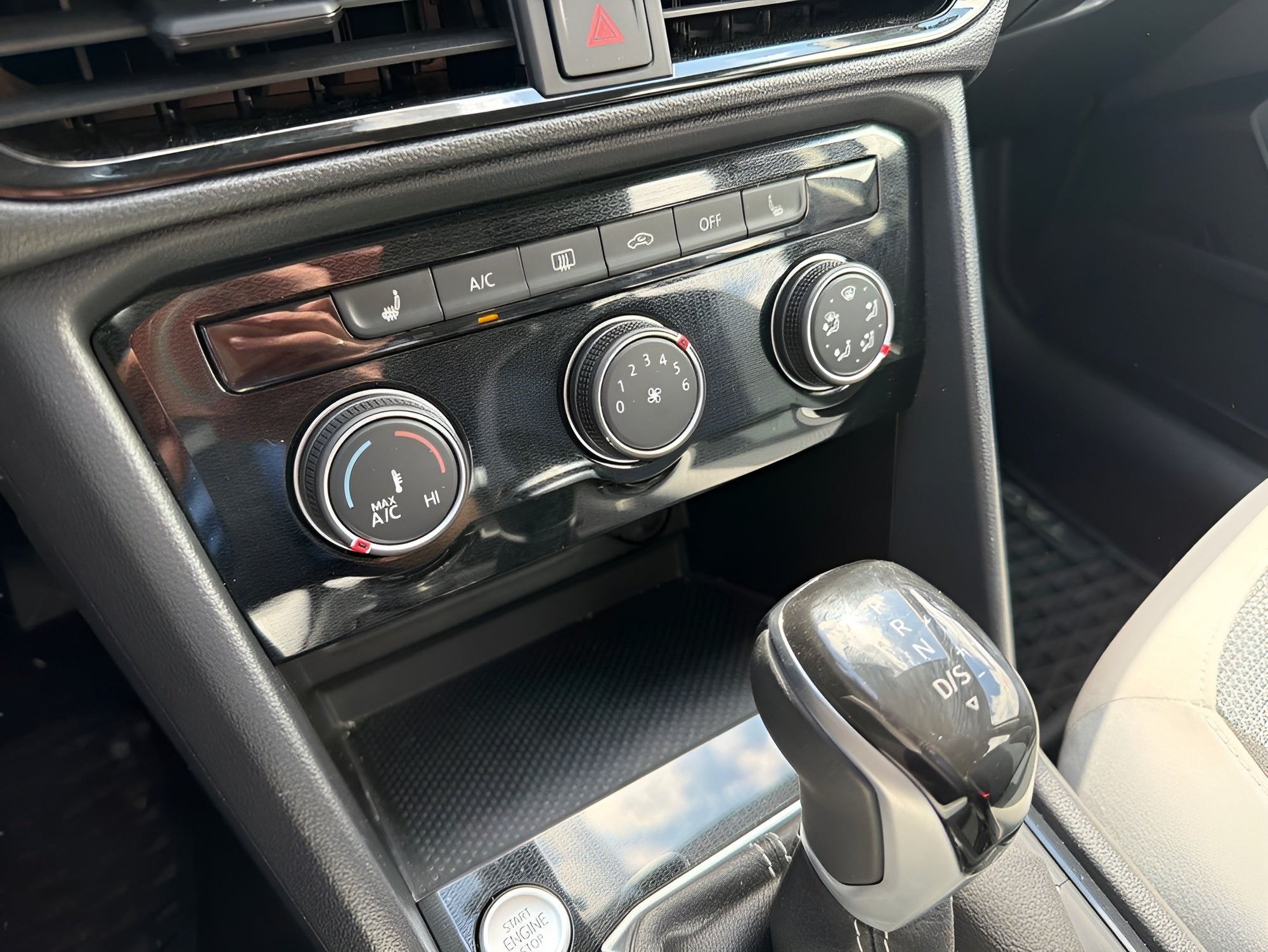 2025 Volkswagen Taos S 4MOTION