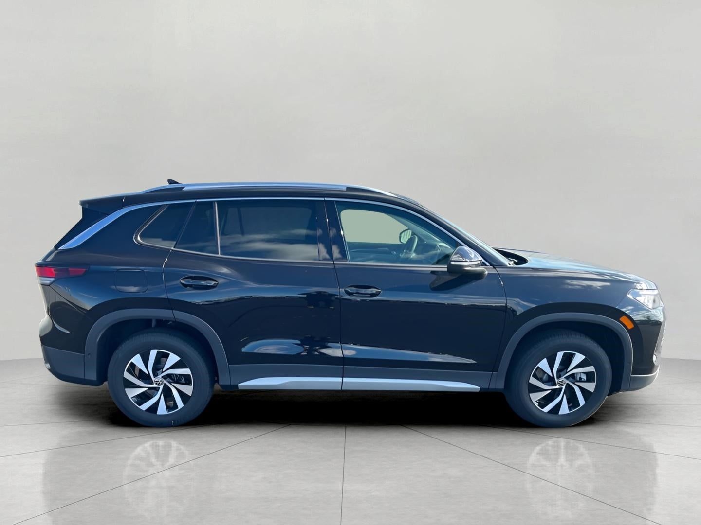 2025 Volkswagen Tiguan 2.0T S 4MOTION