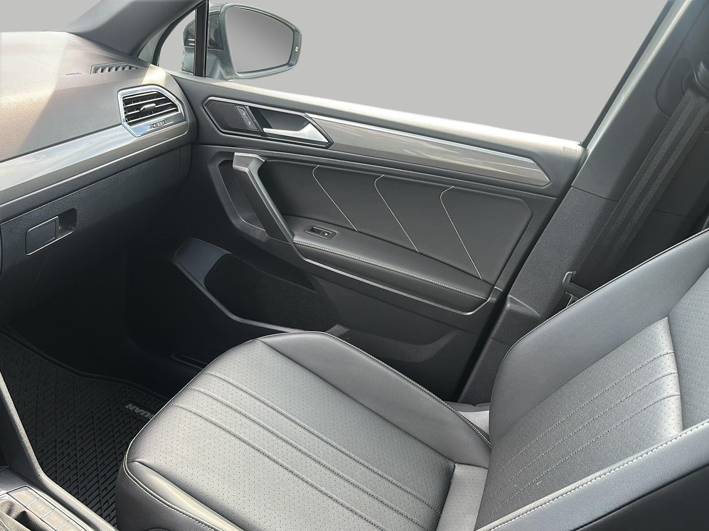 2023 Volkswagen Tiguan 2.0T SE R-Line Black FWD