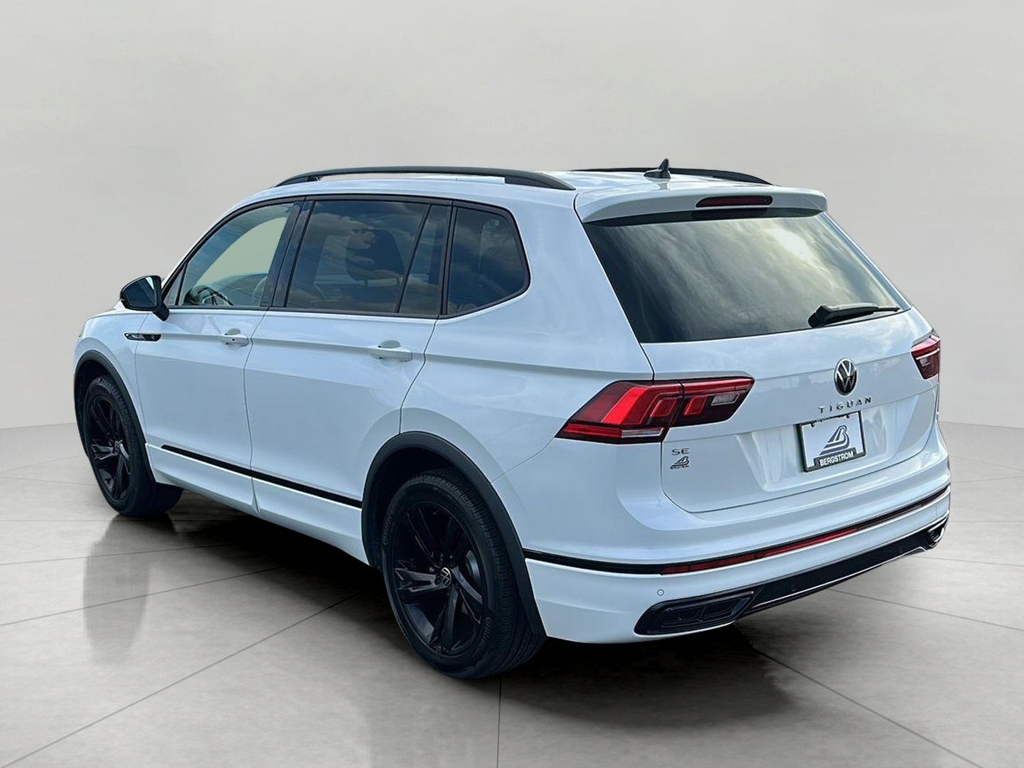 2023 Volkswagen Tiguan 2.0T SE R-Line Black FWD