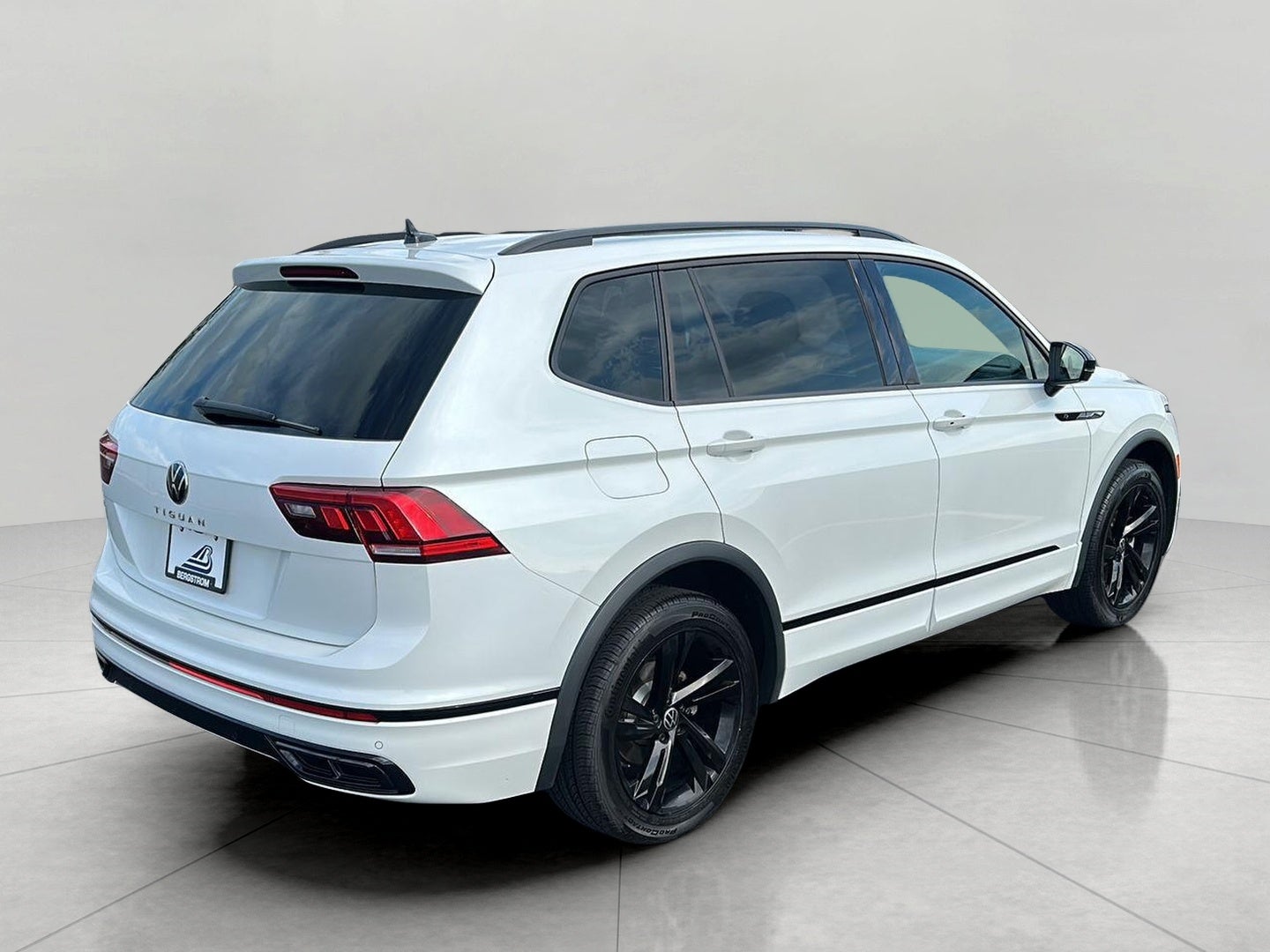 2023 Volkswagen Tiguan 2.0T SE R-Line Black FWD