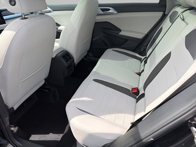 2026 Volkswagen Taos SE FWD