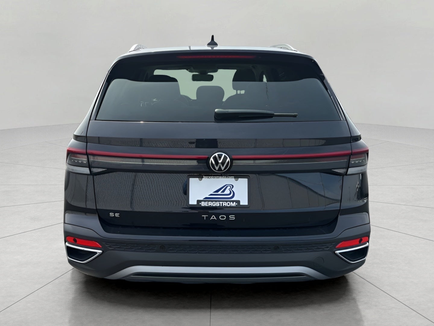 2026 Volkswagen Taos SE FWD