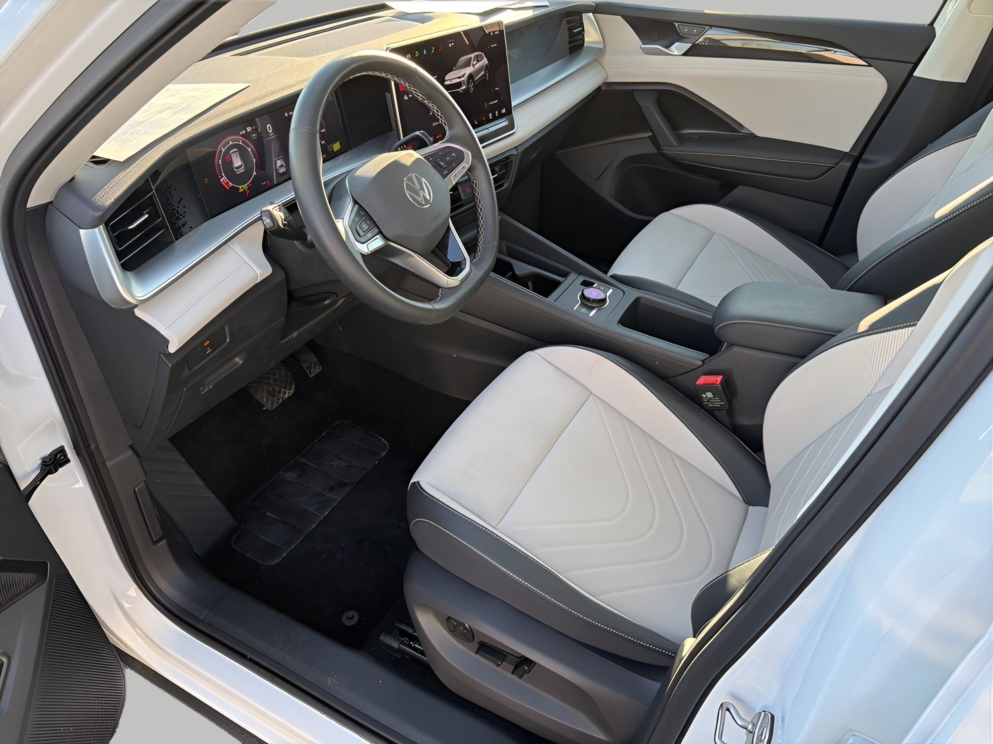 2025 Volkswagen Tiguan 2.0T SE 4MOTION