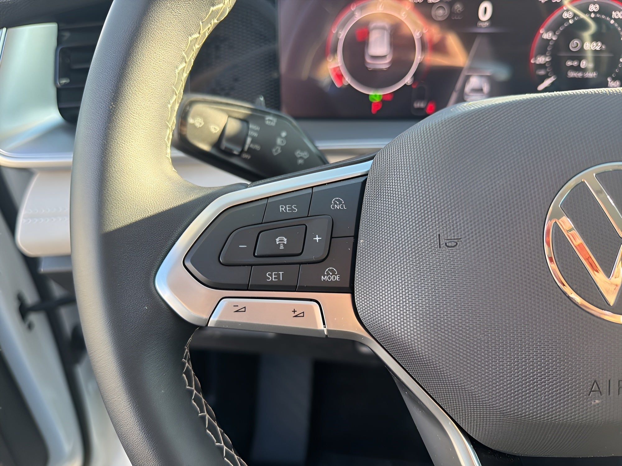 2025 Volkswagen Tiguan 2.0T SE 4MOTION