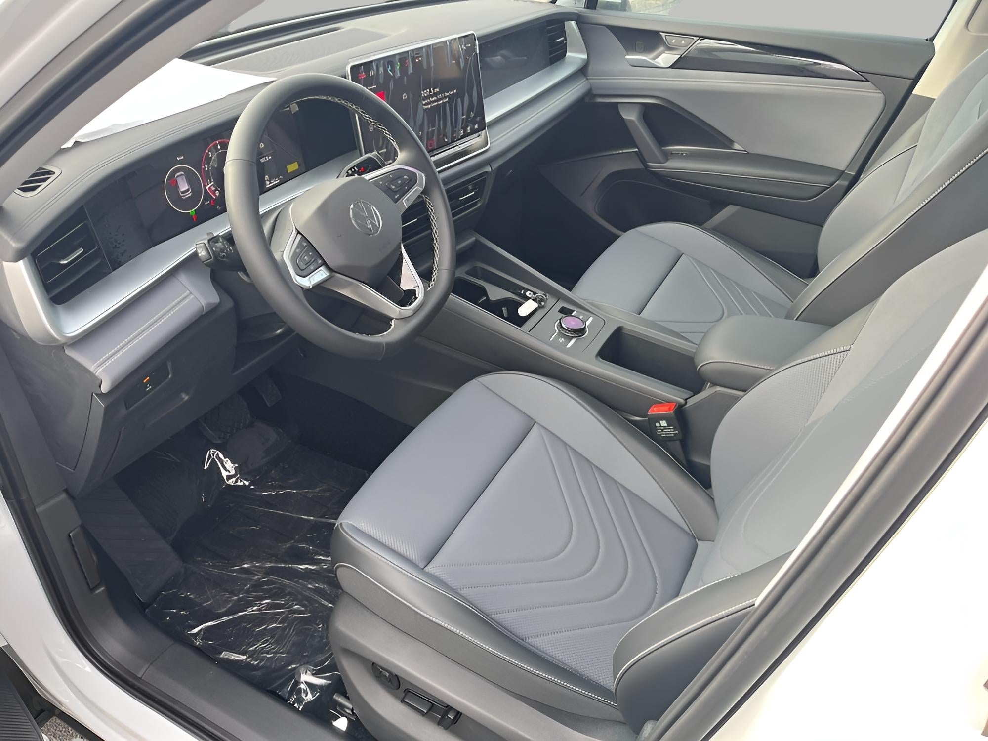 2025 Volkswagen Tiguan 2.0T SE 4MOTION