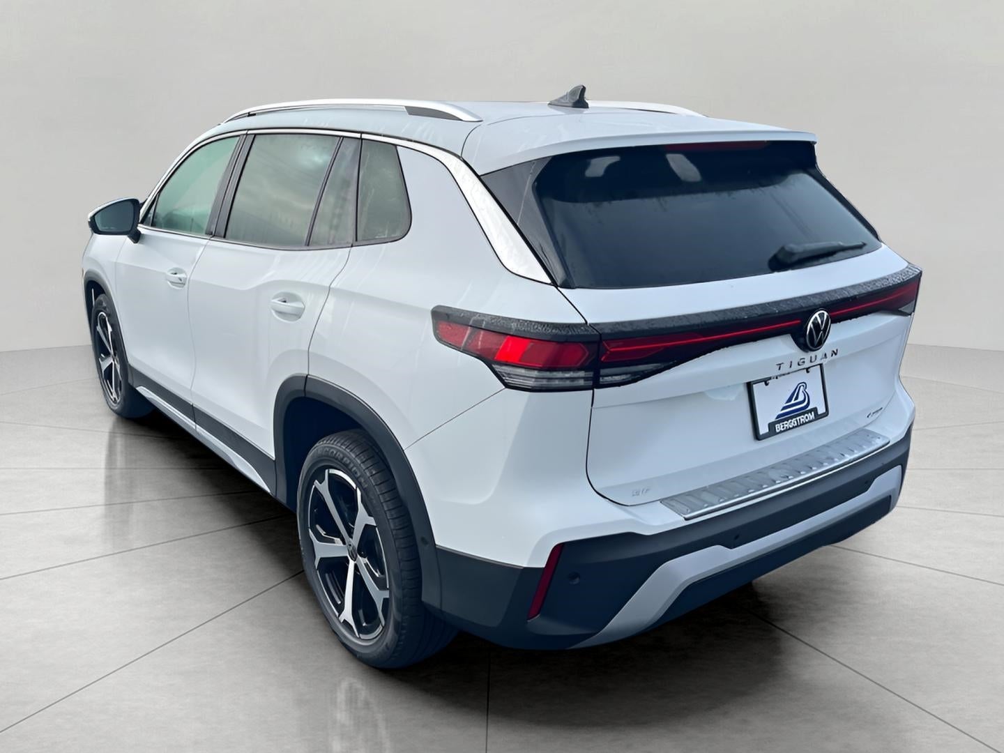 2025 Volkswagen Tiguan 2.0T SE 4MOTION