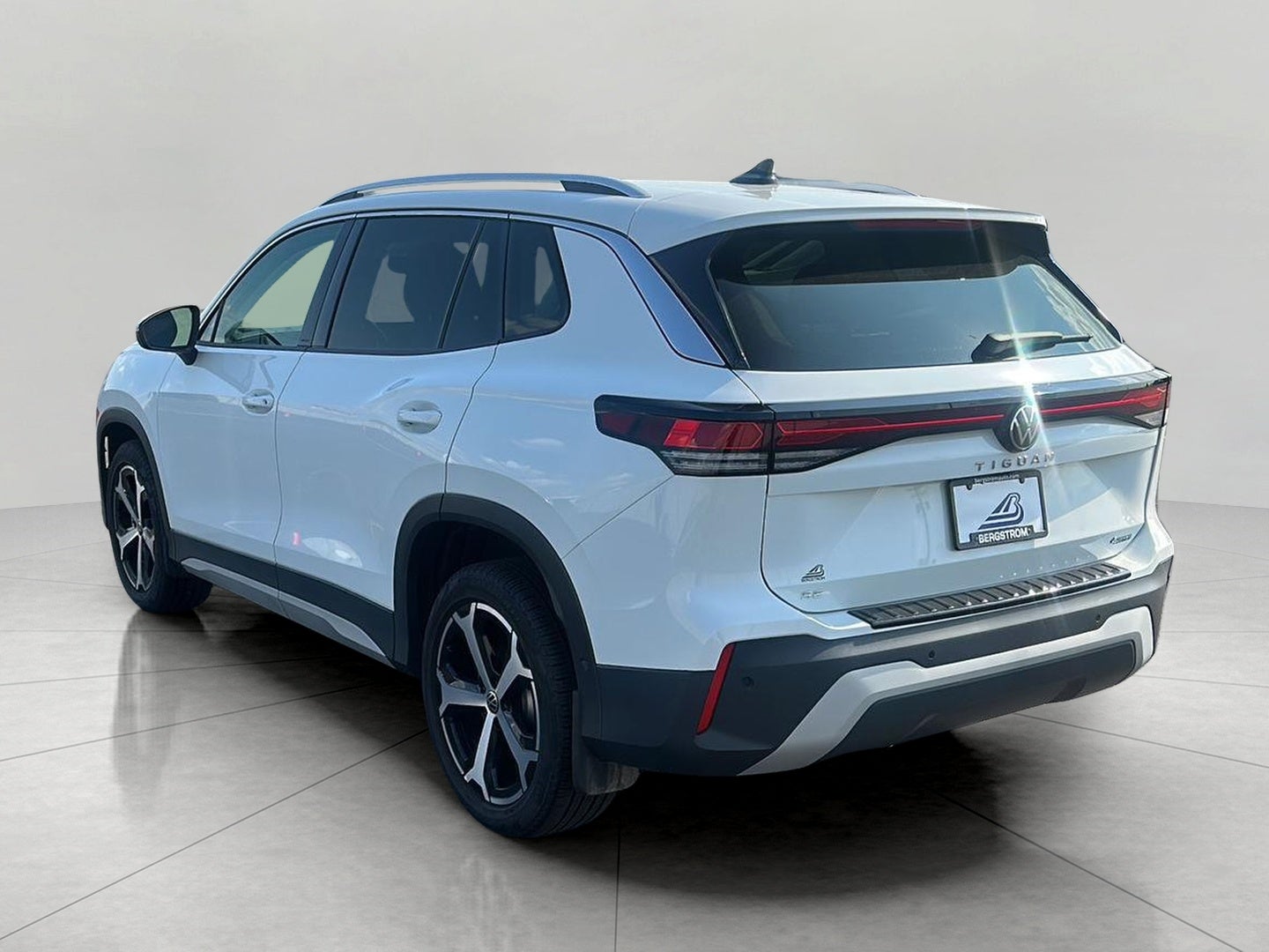 2026 Volkswagen Tiguan SE 4MOTION