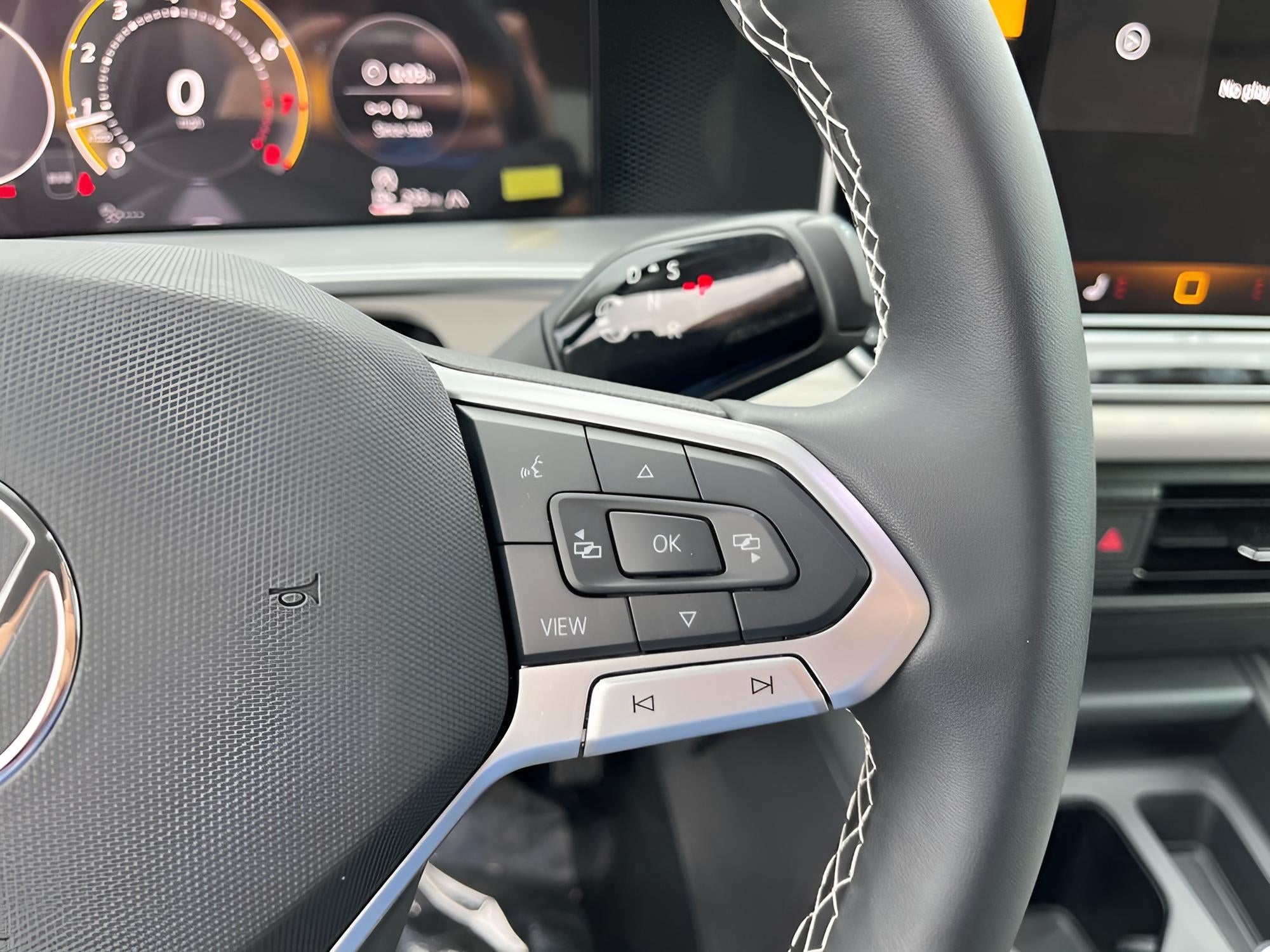 2025 Volkswagen Tiguan 2.0T SE 4MOTION