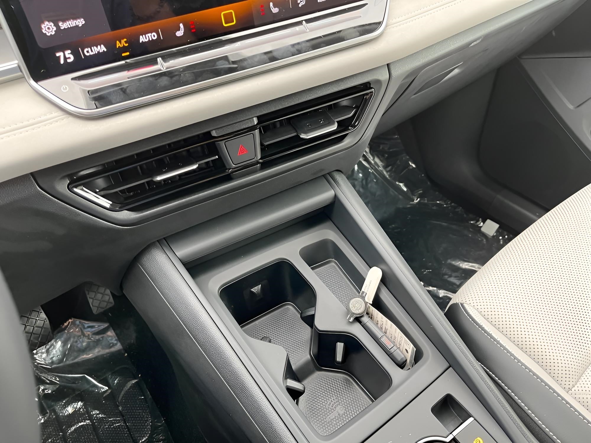 2025 Volkswagen Tiguan 2.0T SE 4MOTION