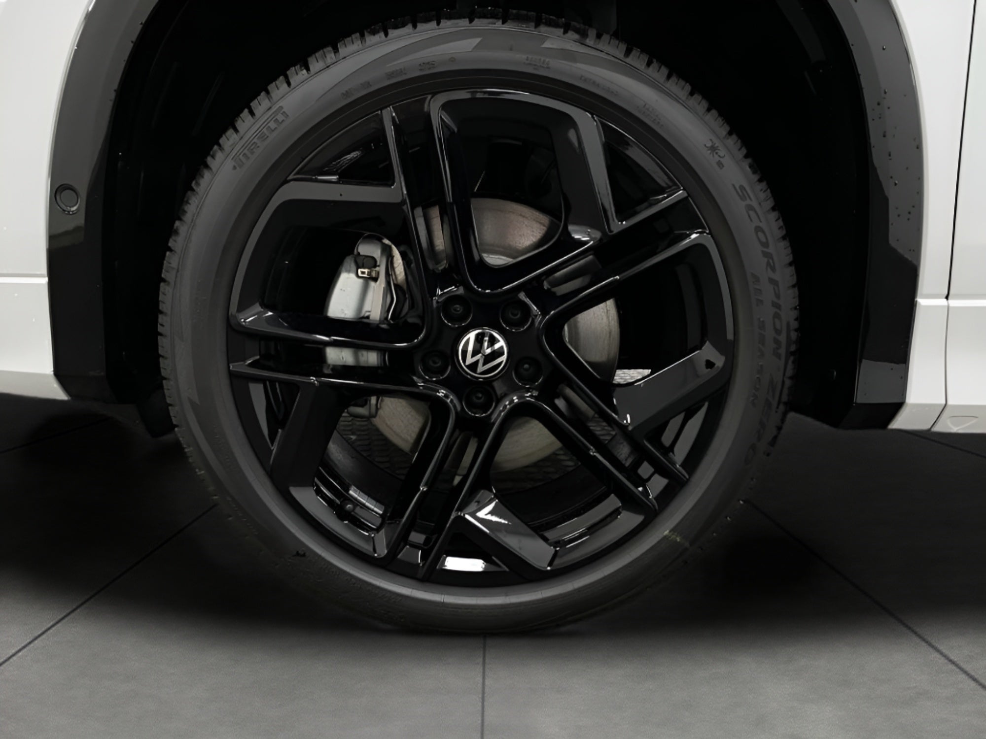 2026 Volkswagen Tiguan SE R-Line Black 4MOTION