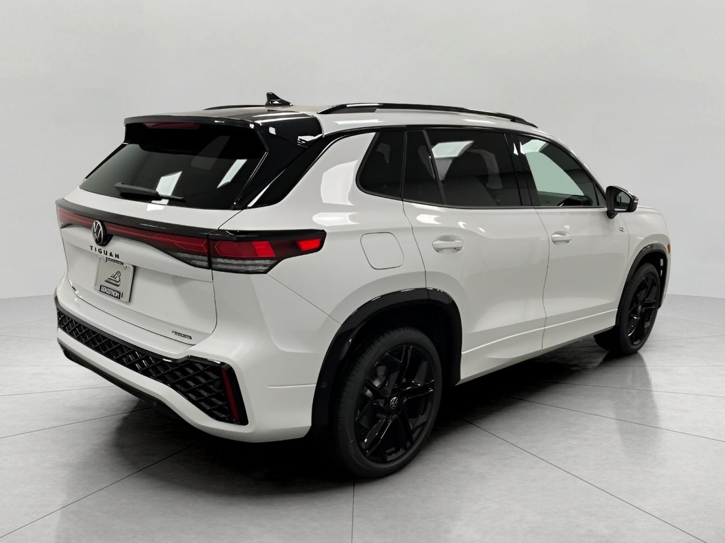 2026 Volkswagen Tiguan SE R-Line Black 4MOTION