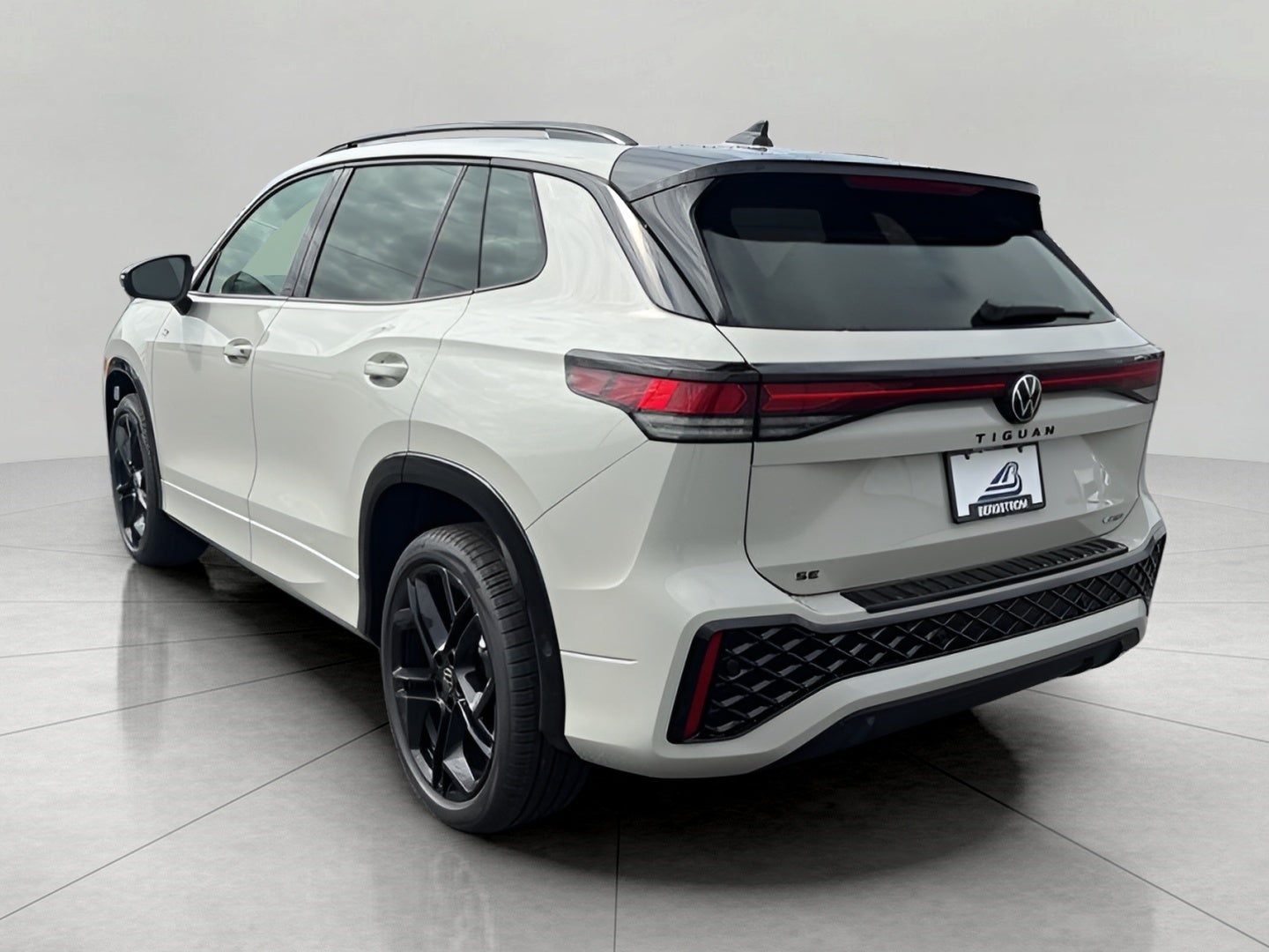 2026 Volkswagen Tiguan SE R-Line Black 4MOTION
