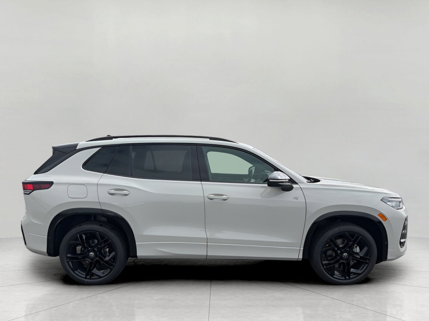2026 Volkswagen Tiguan SE R-Line Black 4MOTION