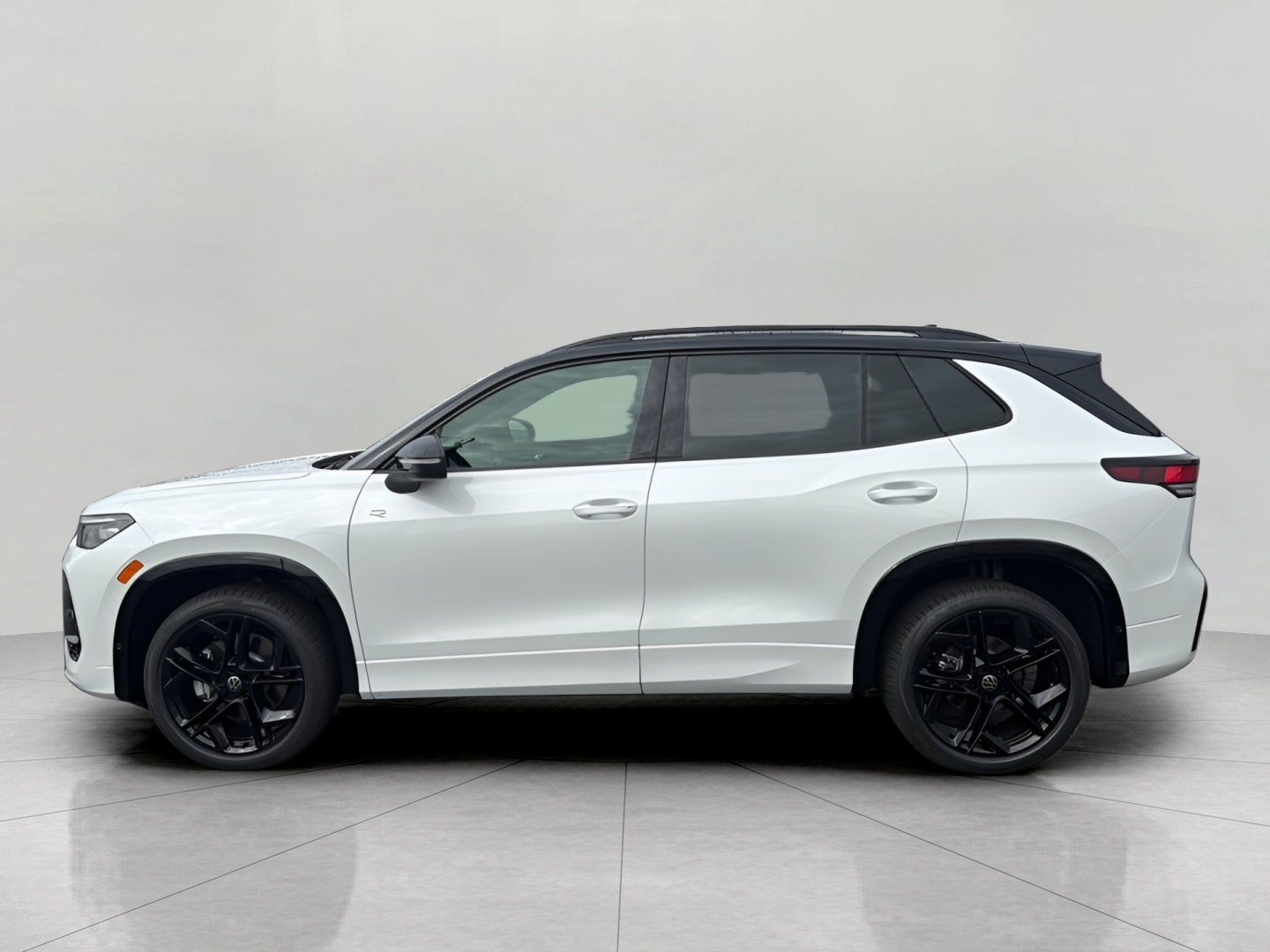 2026 Volkswagen Tiguan SE R-Line Black 4MOTION