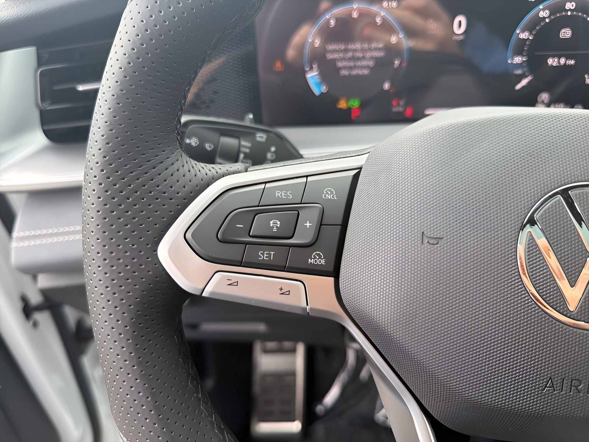 2026 Volkswagen Tiguan SE R-Line Black 4MOTION
