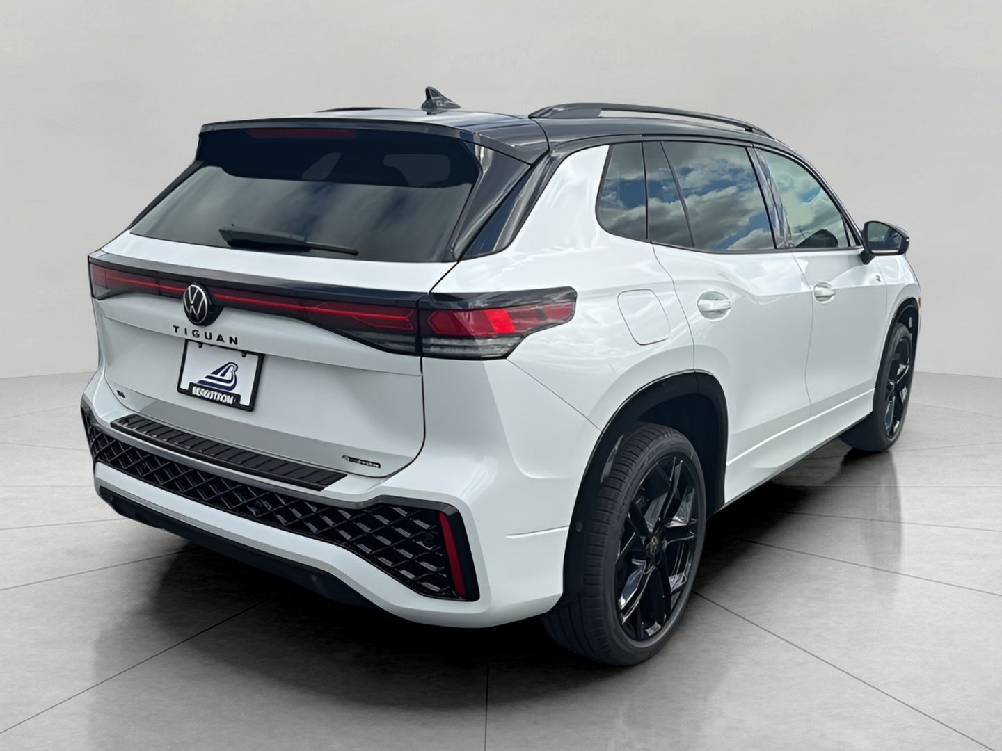 2026 Volkswagen Tiguan SE R-Line Black 4MOTION