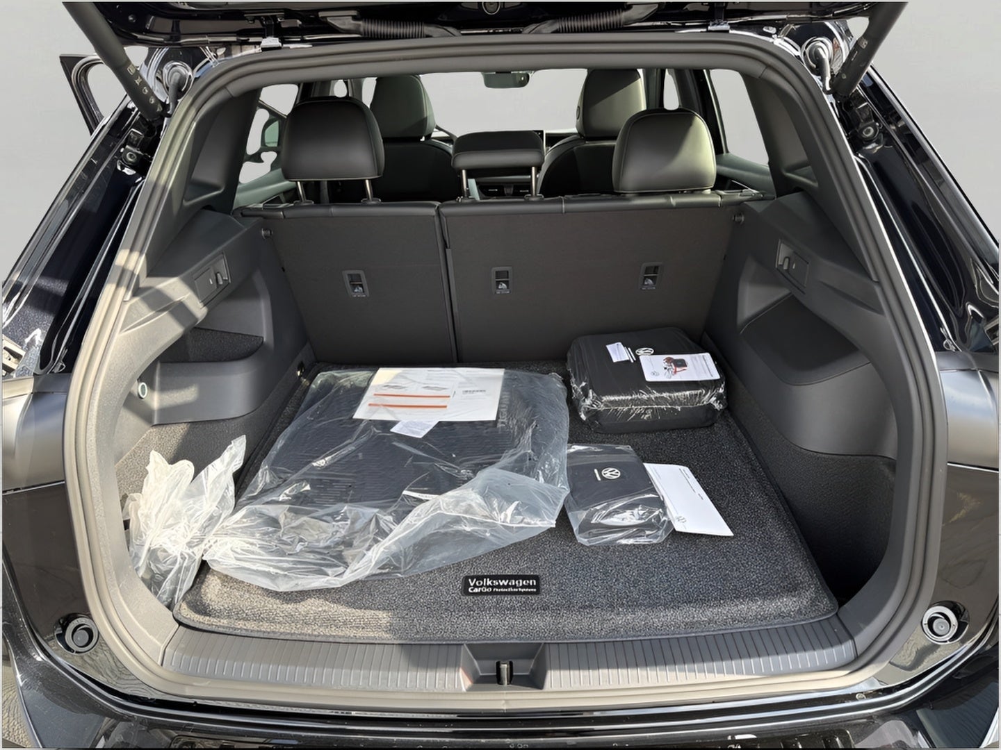 2026 Volkswagen Tiguan SE R-Line Black 4MOTION