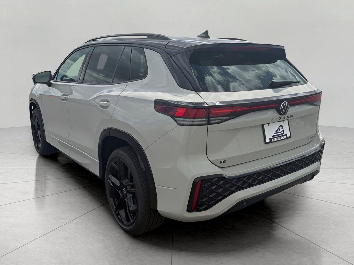 2026 Volkswagen Tiguan SE R-Line Black 4MOTION