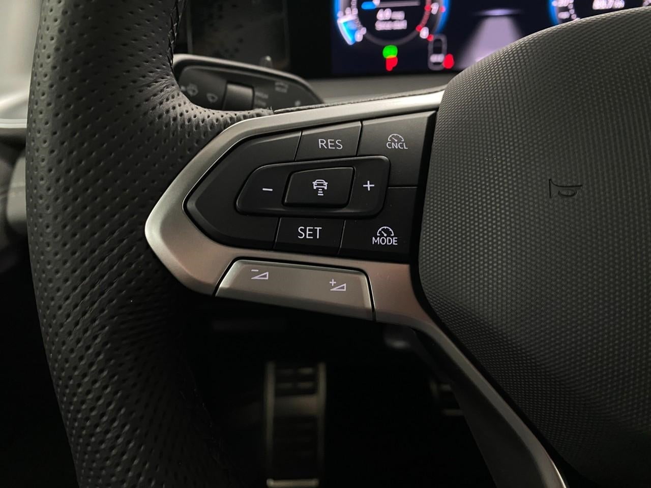 2026 Volkswagen Tiguan SE R-Line Black 4MOTION