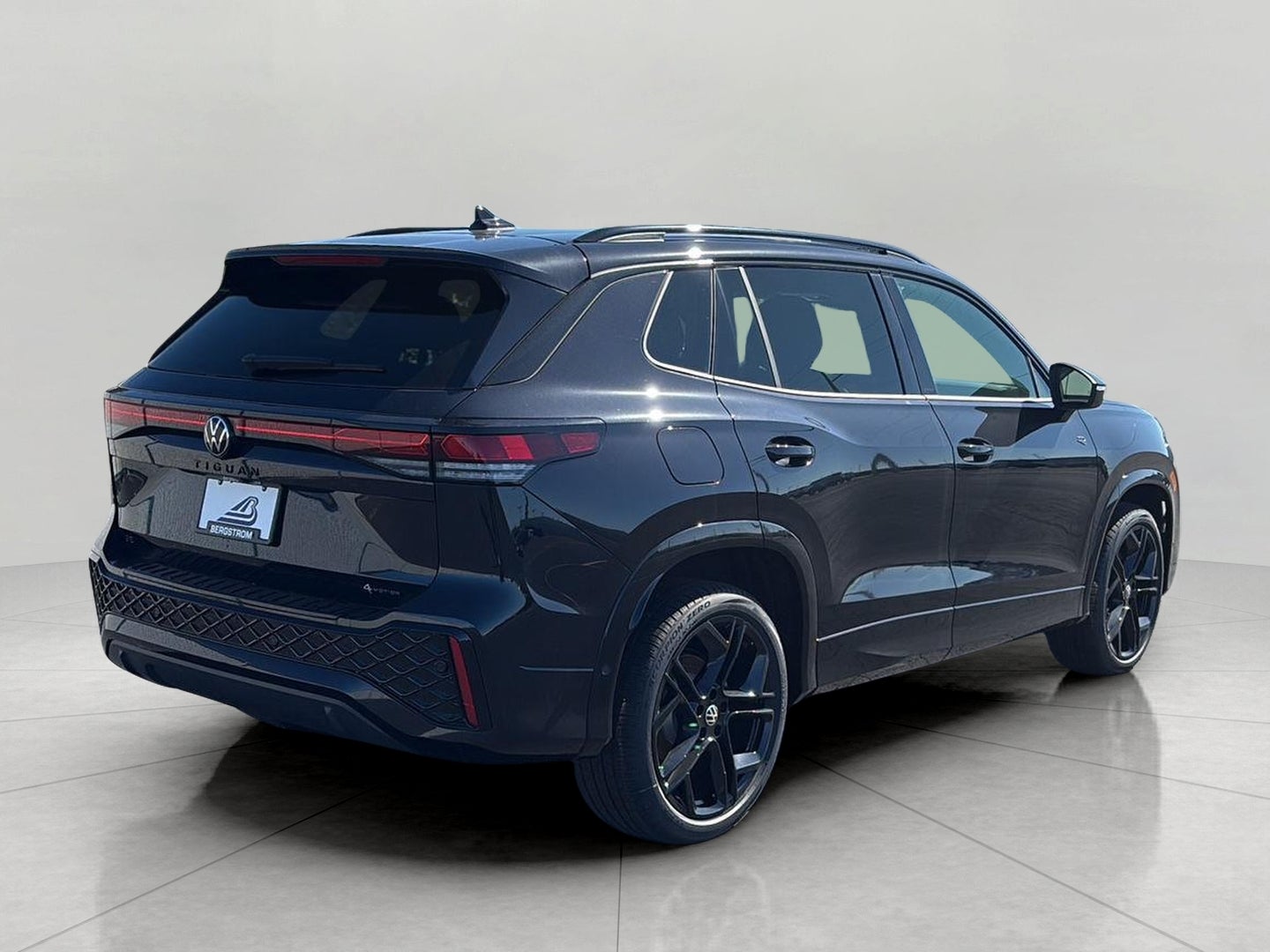 2026 Volkswagen Tiguan SE R-Line Black 4MOTION