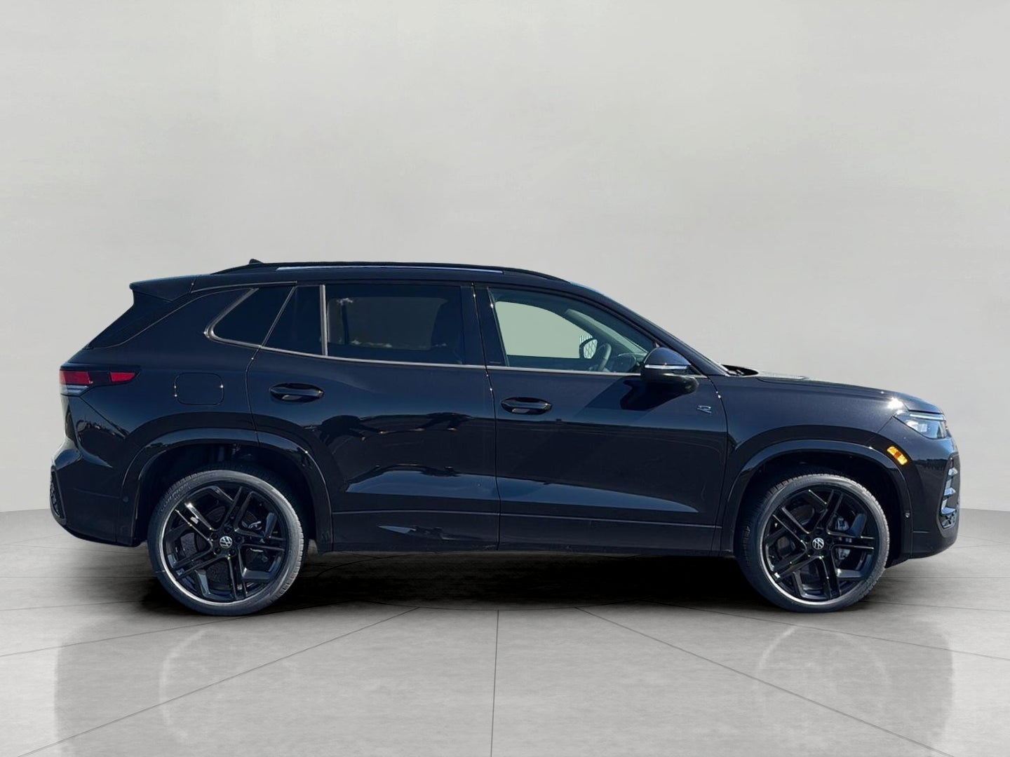 2026 Volkswagen Tiguan SE R-Line Black 4MOTION