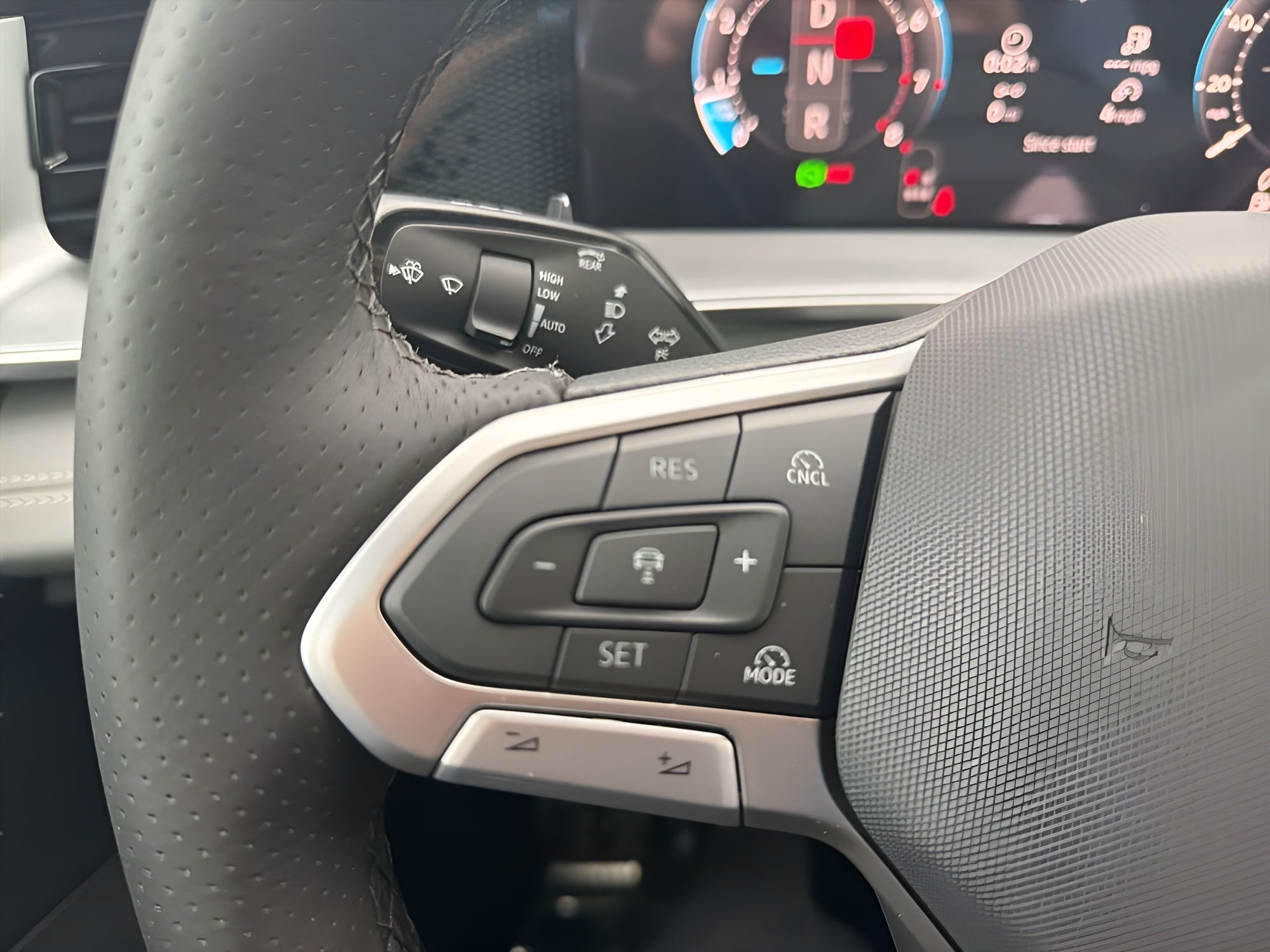 2026 Volkswagen Tiguan SE R-Line Black 4MOTION