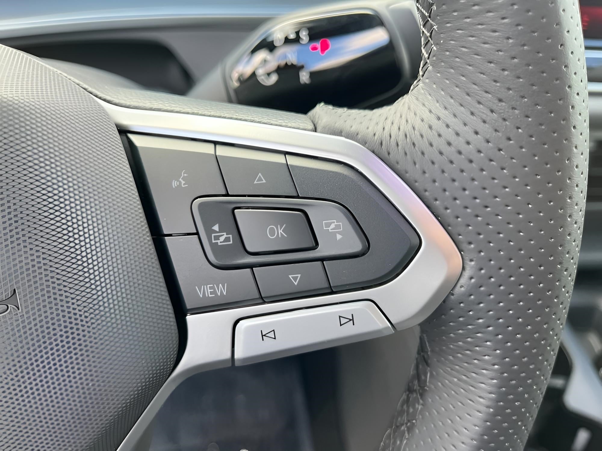 2025 Volkswagen Tiguan 2.0T SE R-Line Black 4MOTION